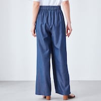 モデル身長167cm／M ※写真は撮影用のため股下+3cmになります。