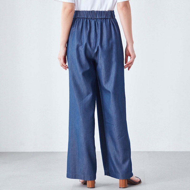 モデル身長167cm／M ※写真は撮影用のため股下+3cmになります。