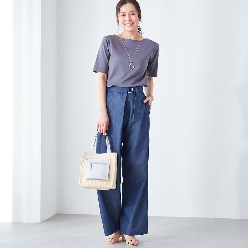 モデル身長167cm／M ※写真は撮影用のため股下+3cmになります。