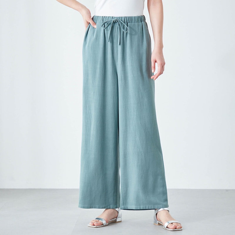 モデル身長167cm／M ※写真は撮影用のため股下+3cmになります。