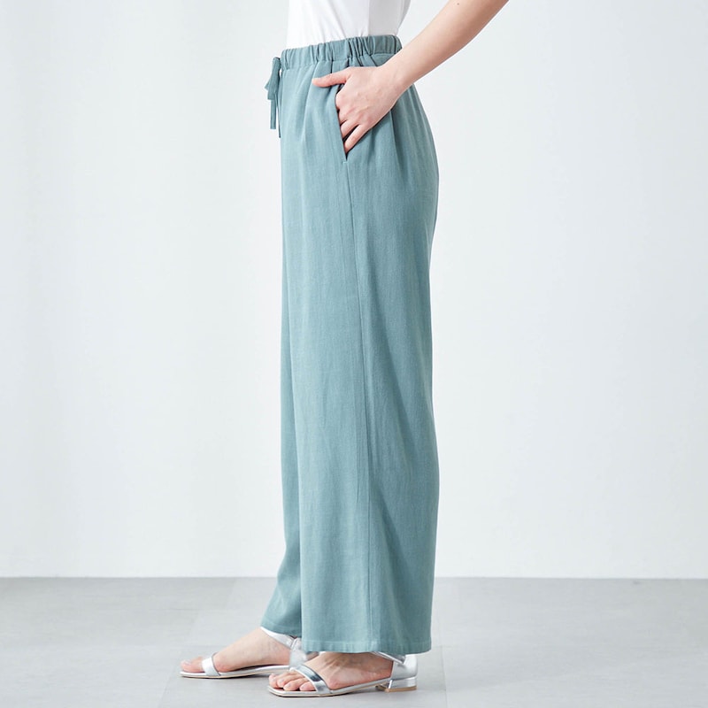 モデル身長167cm／M ※写真は撮影用のため股下+3cmになります。