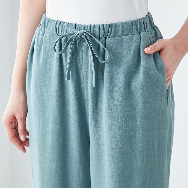 総ゴム仕様のウエストで、お家でも外でもリラックスした着用感