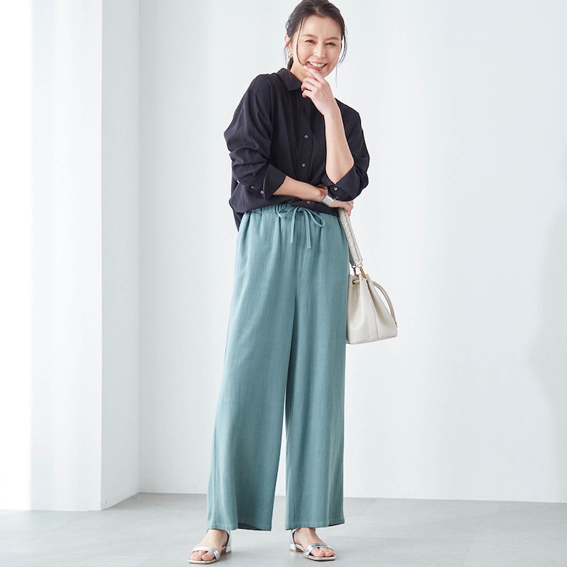 モデル身長167cm／M ※写真は撮影用のため股下+3cmになります。