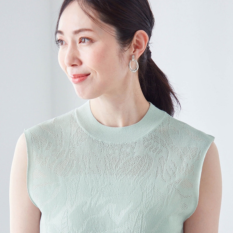 首元は詰まり気味なのできちんと感も◎