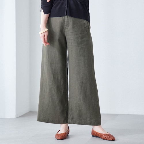 麻素材のワイドパンツ