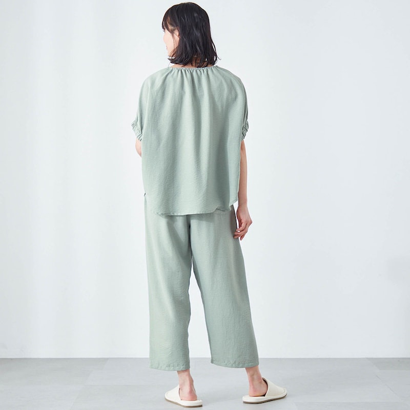 モデル身長164cm／M