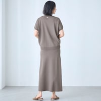モデル身長168cm／M ※写真は撮影用のため総丈+6cmになります。