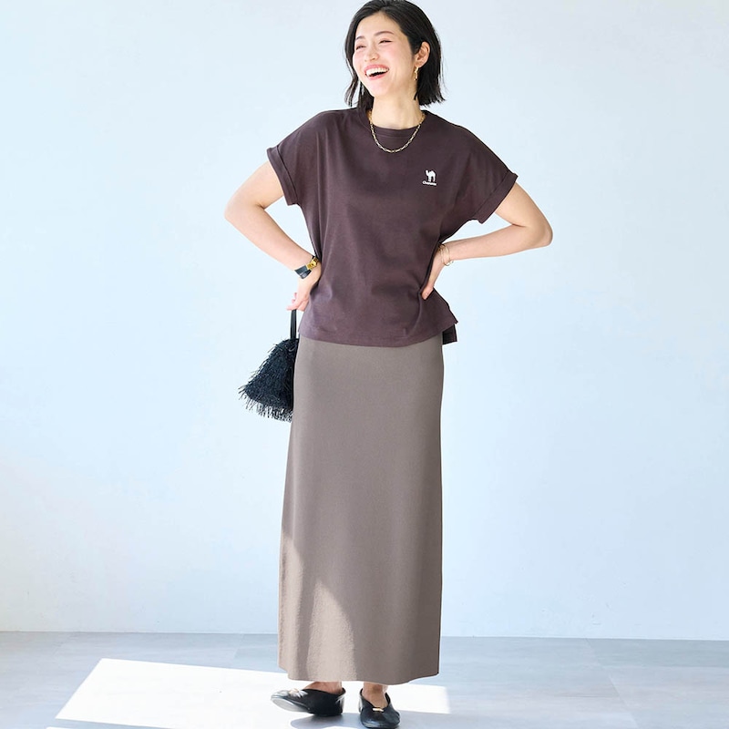 モデル身長168cm／M ※写真は撮影用のため総丈+6cm。スカートのみ着用