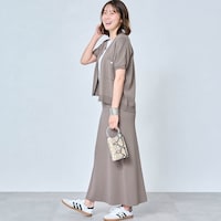 モデル身長168cm／M ※写真は撮影用のため総丈+6cmになります。