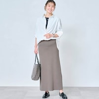 モデル身長168cm／M ※写真は撮影用のため総丈+6cm。スカートのみ着用
