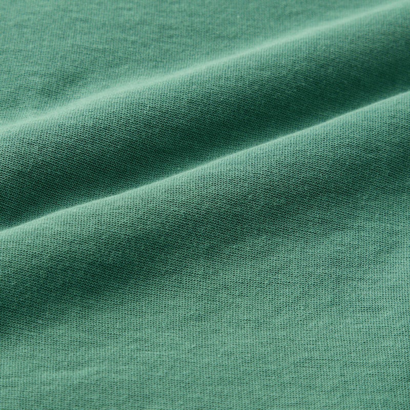 裏地は吸水速乾性に優れた「サラリスト」を使用