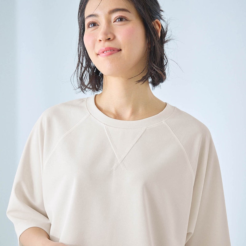 カジュアルな着こなしになるTシャツディテール