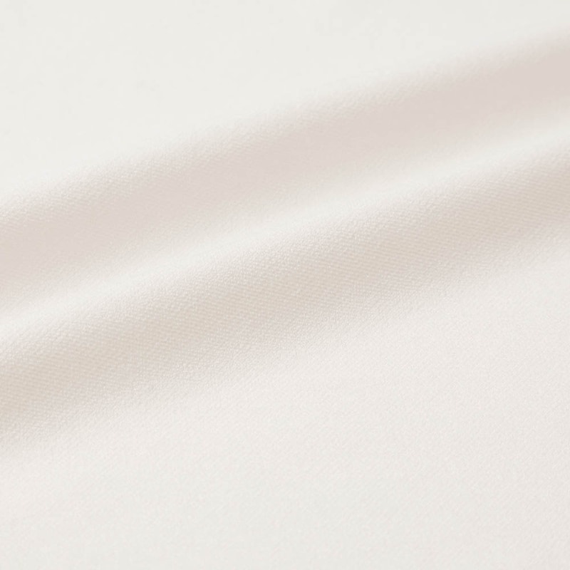 ブラウスのような適度な落ち感がありきれい見えする素材