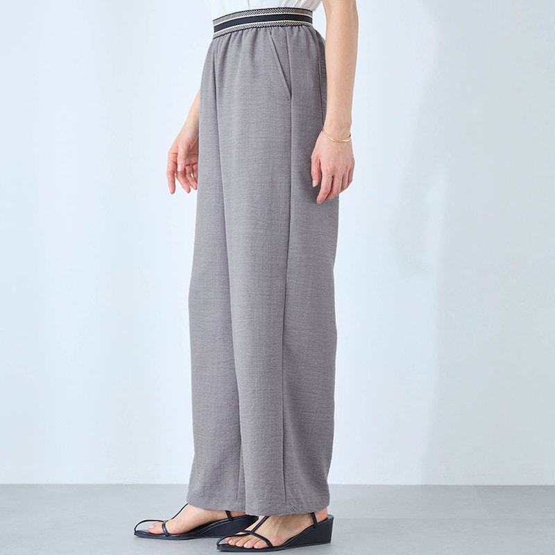 モデル身長168cm／M ※写真は撮影用のため股下+6cmになります。