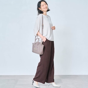 モデル身長168cm／M ※写真は撮影用のため股下+6cmになります。