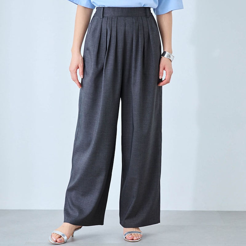 モデル身長168cm／M ※写真は撮影用のため股下+6cmになります。