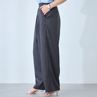 モデル身長168cm／M ※写真は撮影用のため股下+6cmになります。