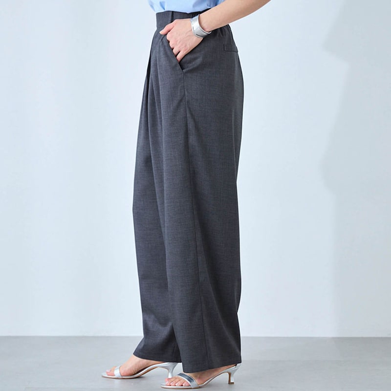 モデル身長168cm／M ※写真は撮影用のため股下+6cmになります。