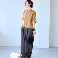 モデル身長168cm／M ※写真は撮影用のため股下+6cmになります。
