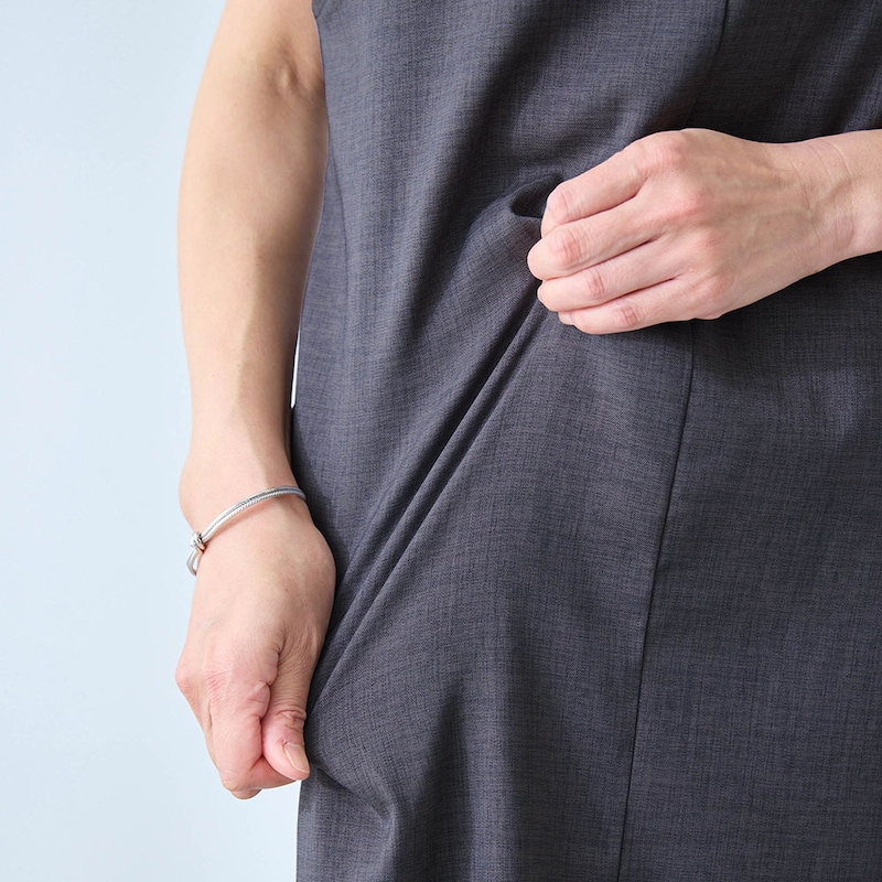 ストレッチ性のある素材でラクに動ける