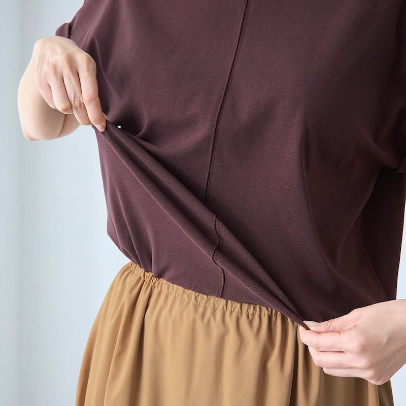 カットソーはストレッチ性があり動きやすい