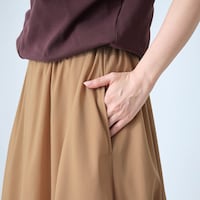 便利なサイドポケット付き