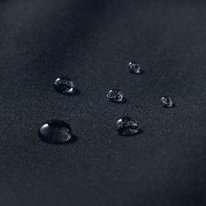 ちょっとした雨が降っても安心な撥水加工