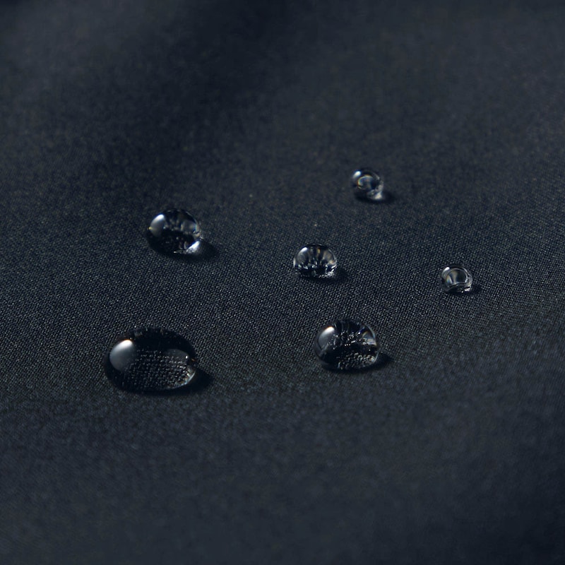 ちょっとした雨が降っても安心な撥水加工