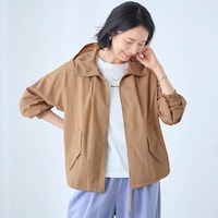 ベージュ