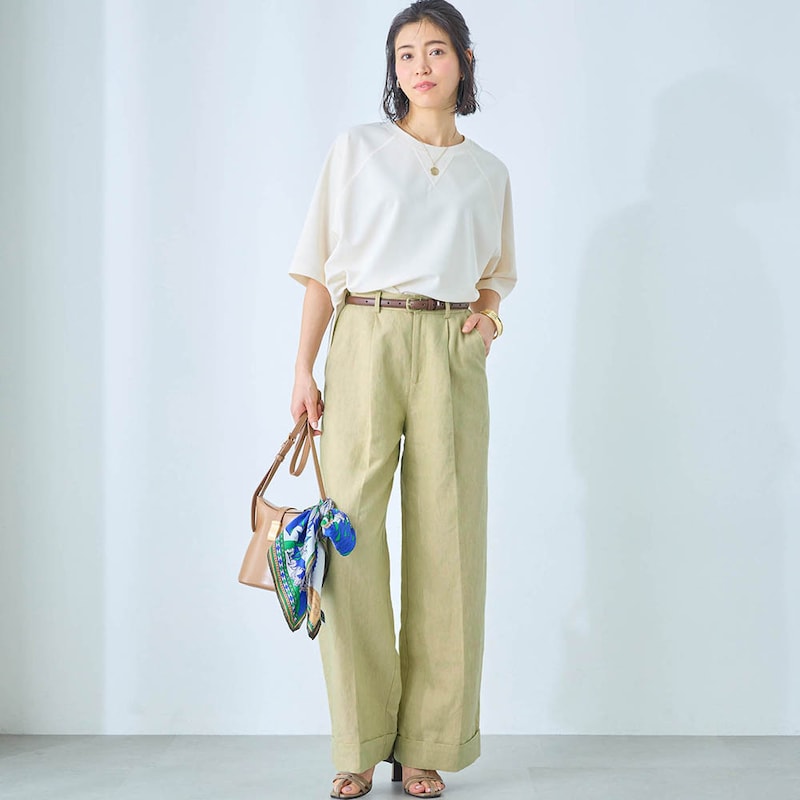 モデル身長168cm／M ※写真は撮影用のため股下+6cmになります。