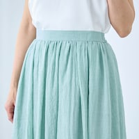 ウエストは前がフラットなのでトップスインしてもすっきり
