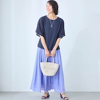 モデル身長167cm／M ※写真は撮影用のため総丈+6cmになります。