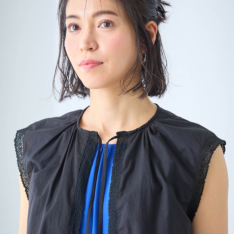 フロントはリボンは結ばず垂らすとムードある表情に