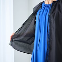 ほど良く透けるシアー素材が軽やか