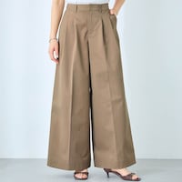 モデル身長168cm／M ※写真は撮影用のため股下+6cmになります。