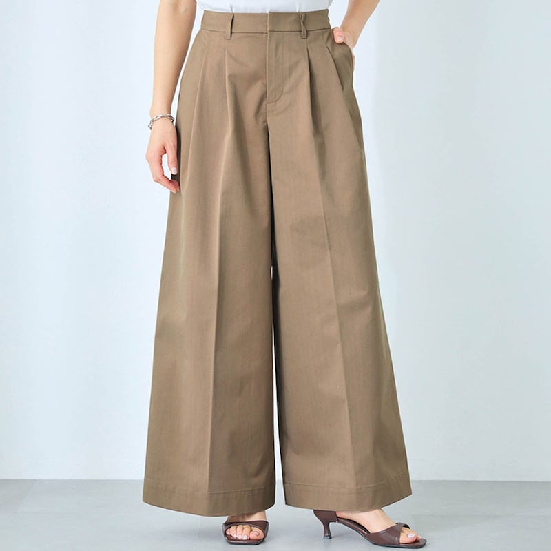 モデル身長168cm／M ※写真は撮影用のため股下+6cmになります。