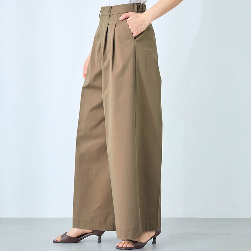 モデル身長168cm／M ※写真は撮影用のため股下+6cmになります。