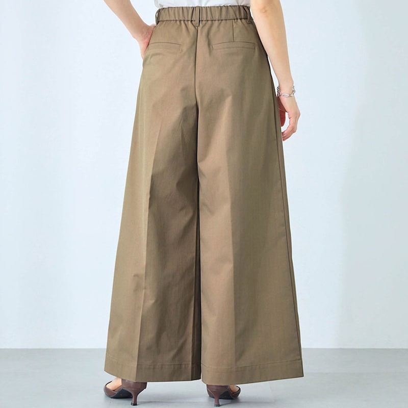 モデル身長168cm／M ※写真は撮影用のため股下+6cmになります。