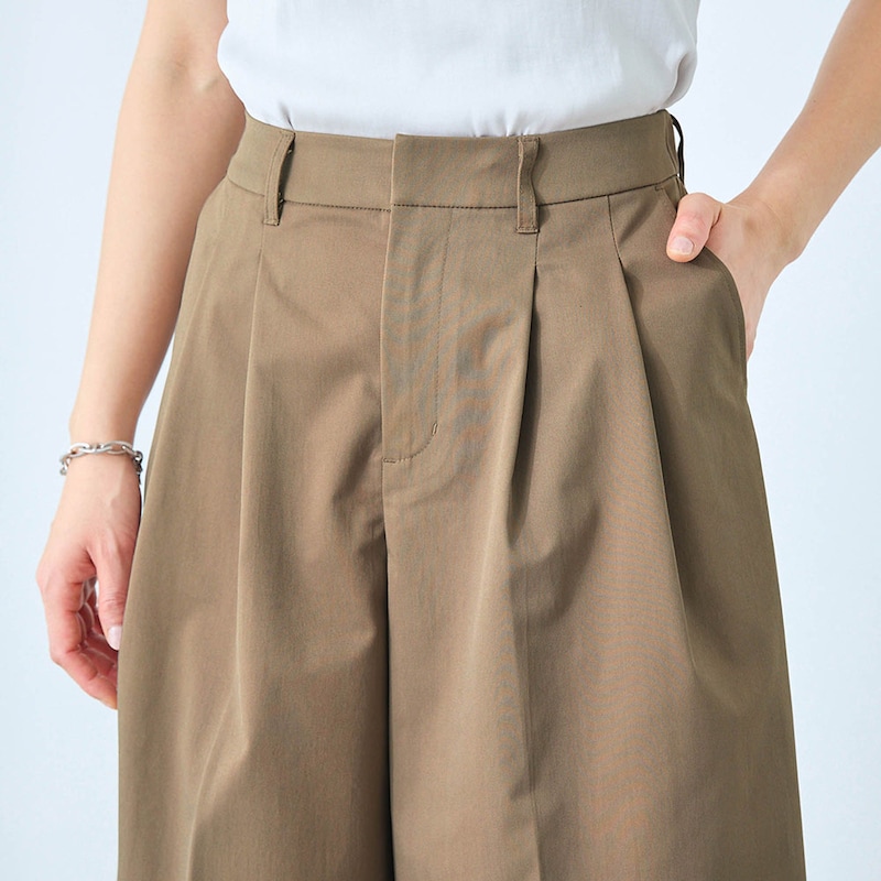 タックとセンタープレスですっきり見え