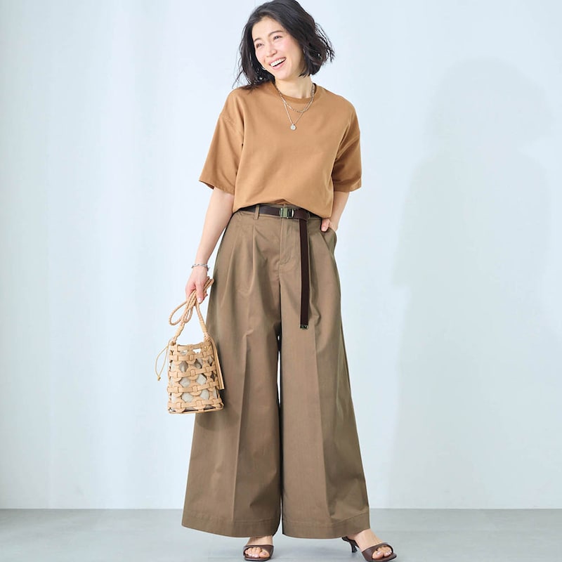 モデル身長168cm／M ※写真は撮影用のため股下+6cmになります。