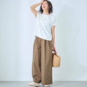 モデル身長168cm／M ※写真は撮影用のため股下+6cmになります。