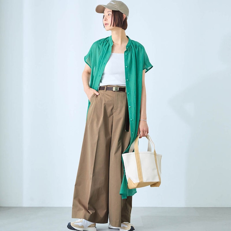 モデル身長168cm／M ※写真は撮影用のため股下+6cmになります。