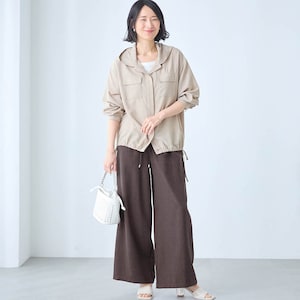 モデル身長168cm／M ※写真は撮影用のため股下+6cmになります。ボトムのみ着用
