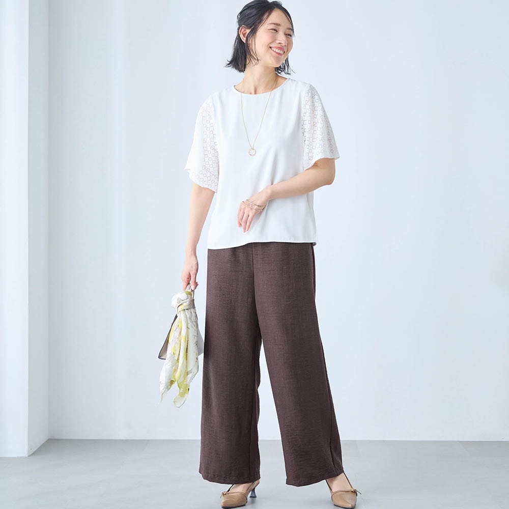 モデル身長168cm／M ※写真は撮影用のため股下+6cmになります。ボトムのみ着用