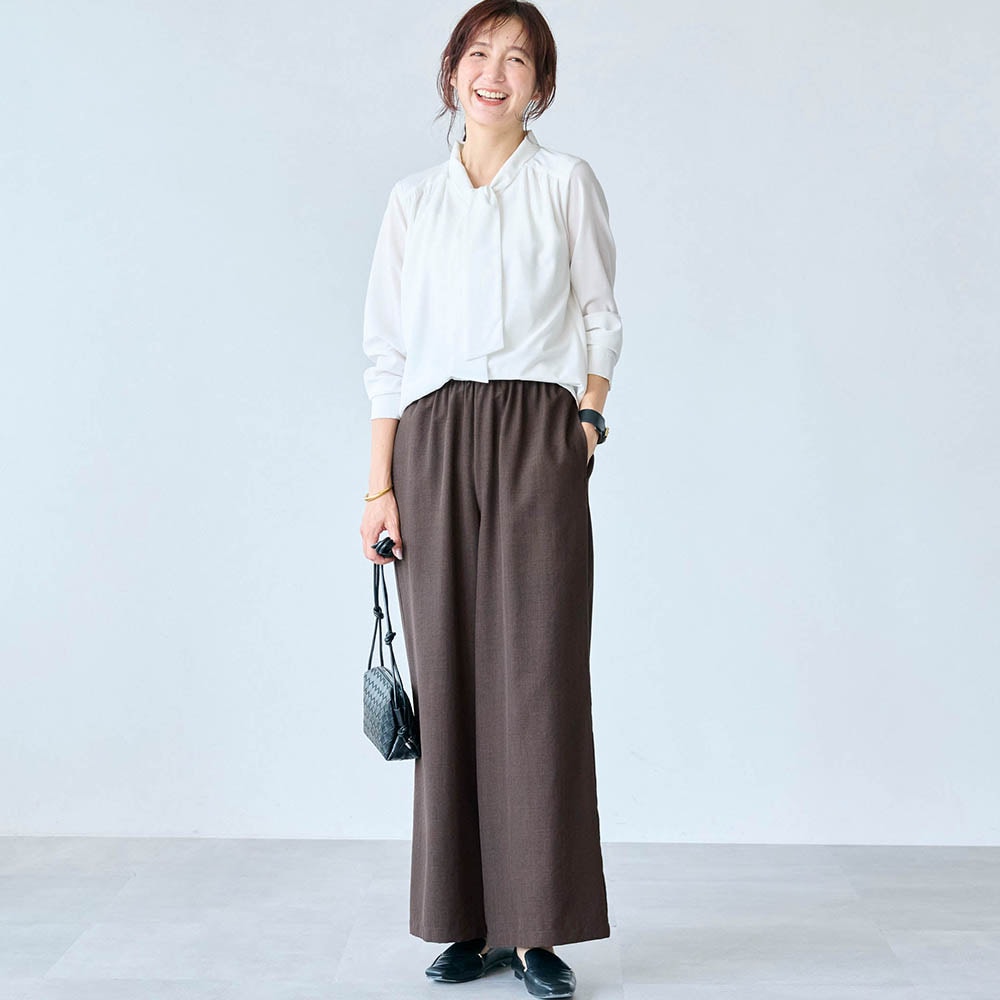 モデル身長172cm／M ※写真は撮影用のため股下+6cmになります。ボトムのみ着用