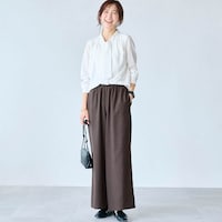 モデル身長172cm／M ※写真は撮影用のため股下+6cmになります。ボトムのみ着用