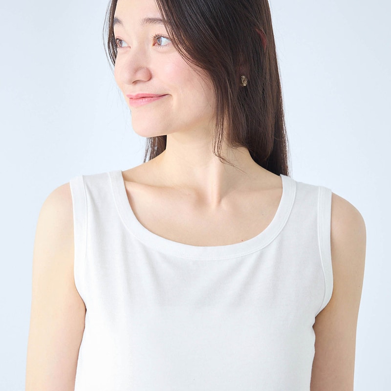 タンクトップも単品で使いやすいシンプルなデザイン