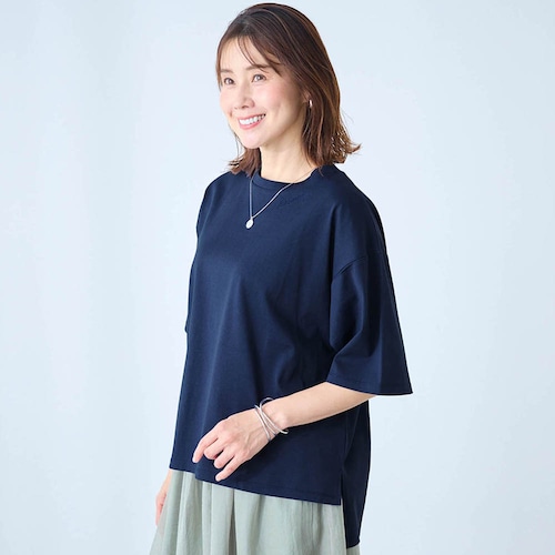 汗ジミが目立ちにくい刺繍入り5分袖カットソー