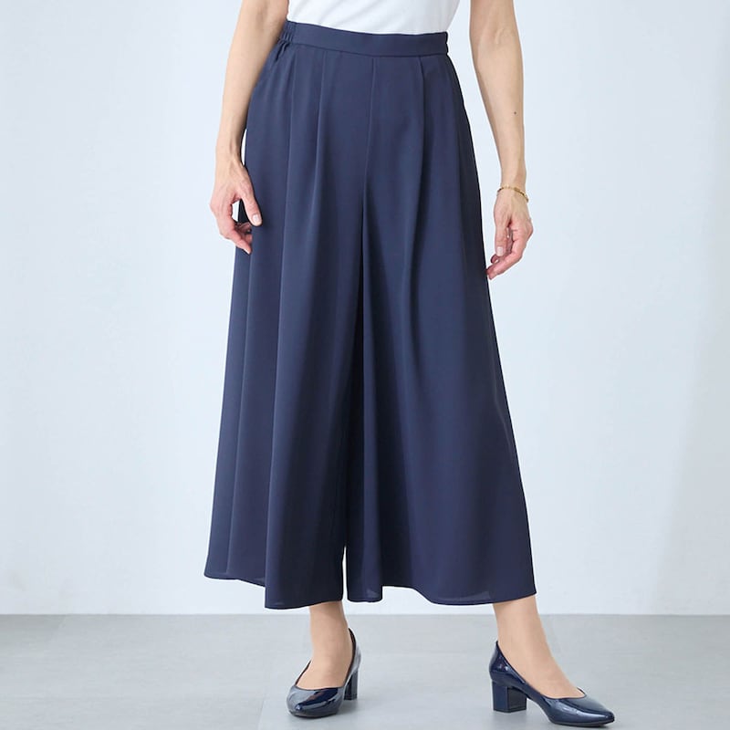 モデル身長167cm／M ※写真は撮影用のため股下+6cmになります。