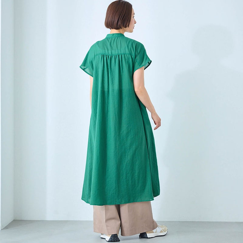 モデル身長168cm／M ※写真は撮影用のため着丈+6cmになります。